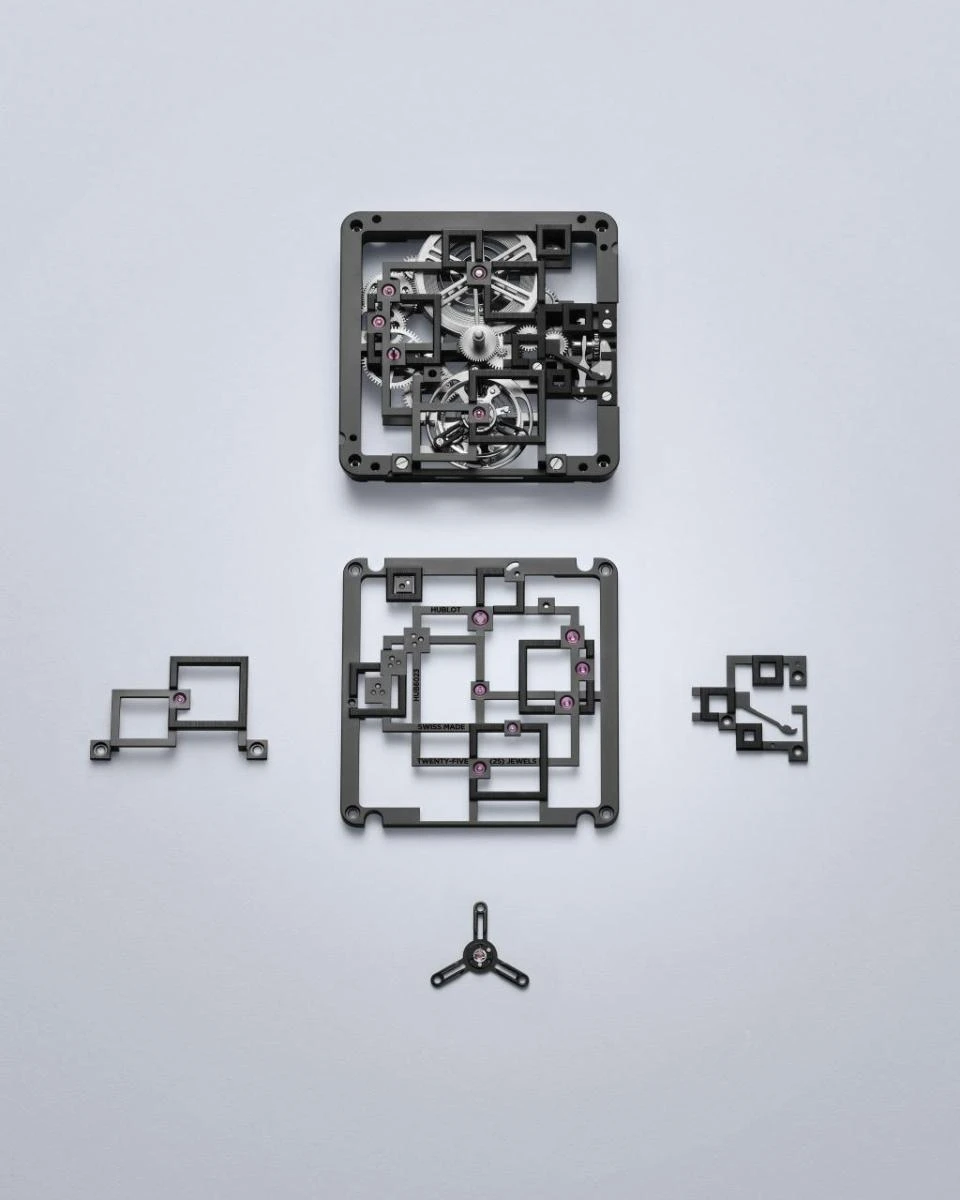 Hublot Square Bang Tourbillon 3D Carbon 42 Ref. 805.QD.0170.RX - Image 2